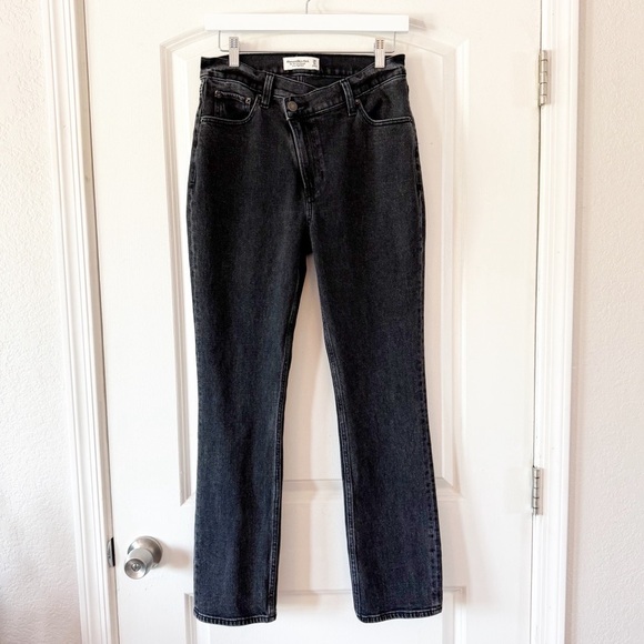 ABERCROMBIE The 90’s Slim Straight Ultra High Rise Jeans Black - Picture 3 of 9